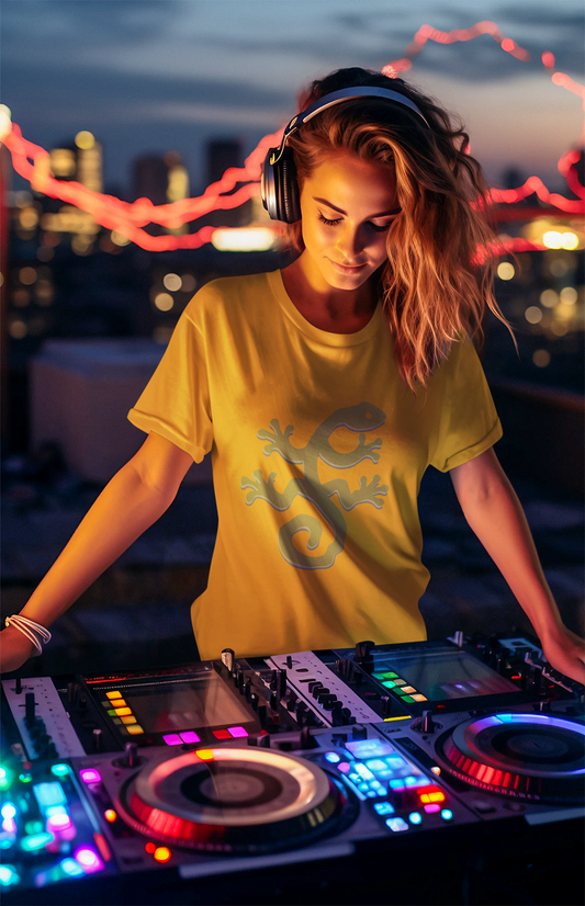 Lady Rebel Groove Tee: Dance, Party, and Live on the Edge